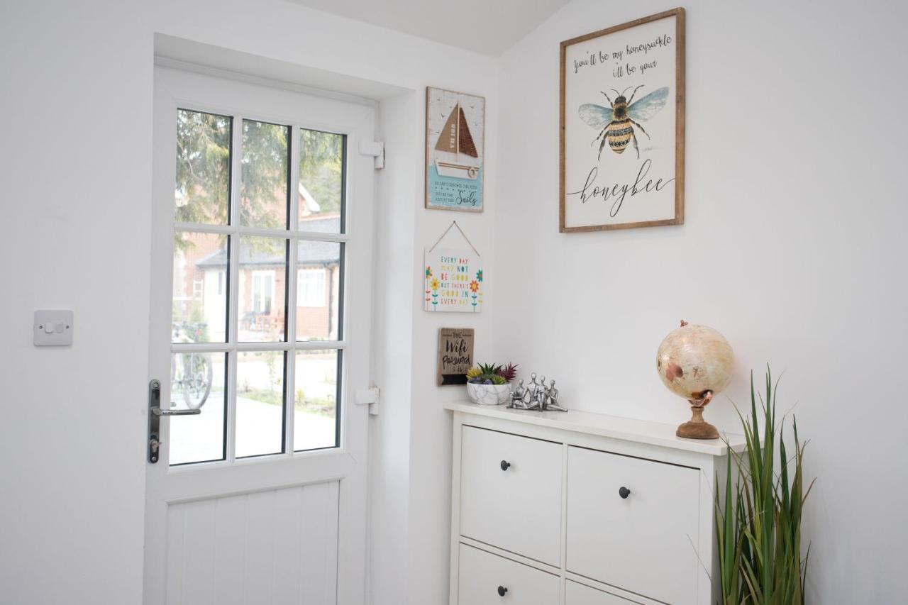 The Bearded Goat Den - A Rural Retreat At This Modern Holiday Cottage Saint Leonards Luaran gambar